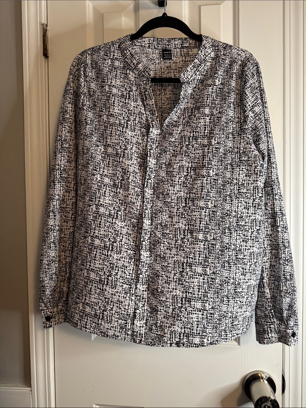 SHEIN Black and White Patterned Button-Up Top (R)